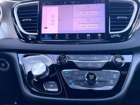 Used 2025 Chrysler Pacifica Select FWD image 35