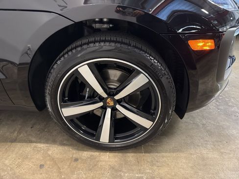 Used 2024 Porsche Macan S image 10