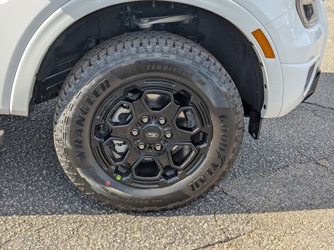 New 2025 Ford Ranger Lariat w/ FX4 Off-Road Package image 7