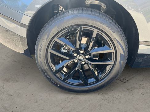 New 2026 Land Rover Range Rover Velar Dynamic SE image 12