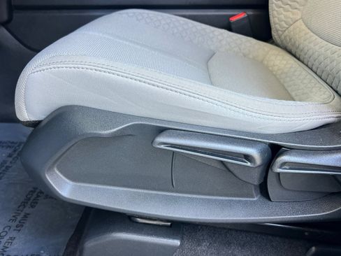 Certified 2024 Honda Pilot LX image 13