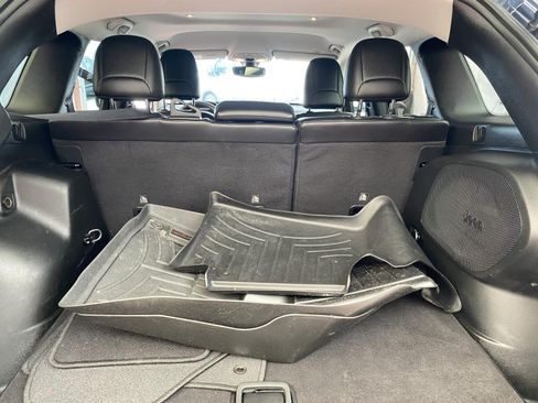 Used 2019 Jeep Cherokee Limited AWD/4WD image 14