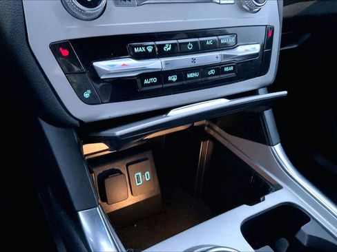 Used 2024 Ford Explorer XLT w/ Equipment Group 202A image 33