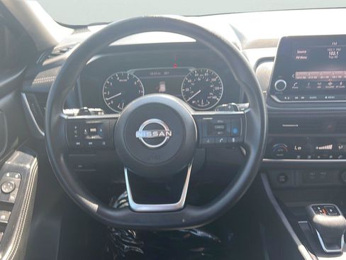 Used 2024 Nissan Rogue SV AWD/4WD image 12