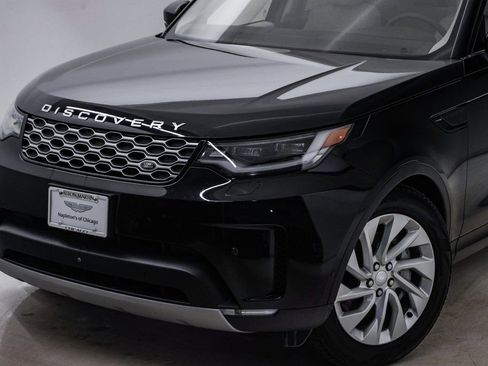 Used 2025 Land Rover Discovery S image 4