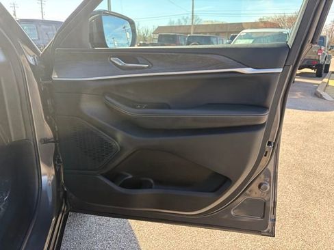 New 2026 Jeep Grand Cherokee Altitude image 28