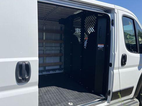 Used 2025 RAM ProMaster 2500 w/ U-Haul Equipment Group FWD image 34
