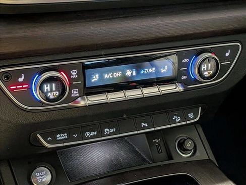 Used 2023 Audi Q5 2.0T Premium w/ Convenience Package image 11