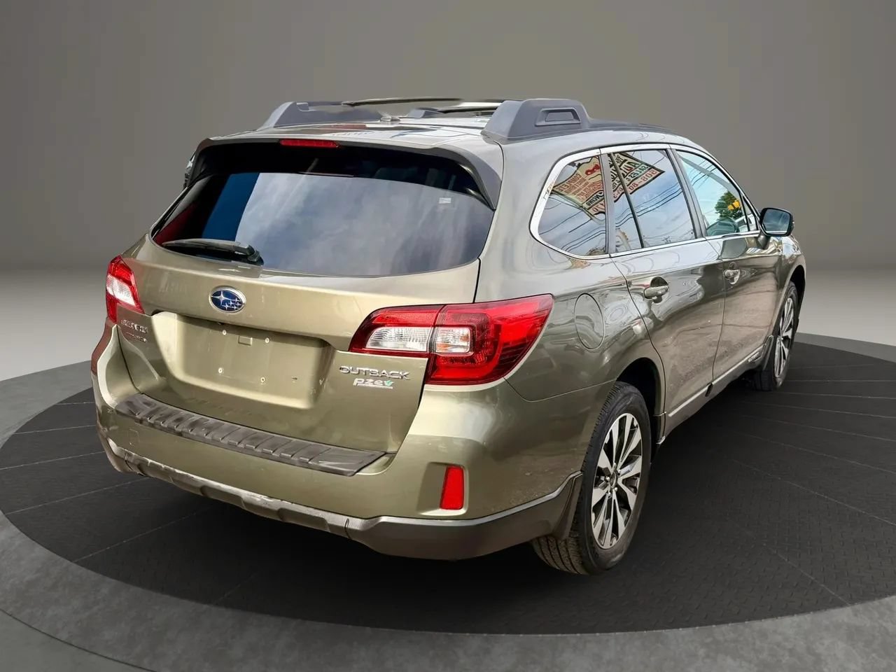 Used 2015 Subaru Outback 2.5i Limited AWD/4WD image 4