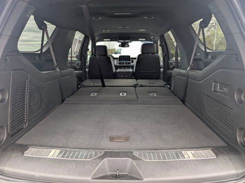 Used 2024 Chevrolet Suburban Premier AWD/4WD image 36