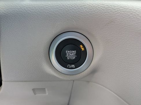 Used 2023 Chrysler Voyager LX FWD image 21