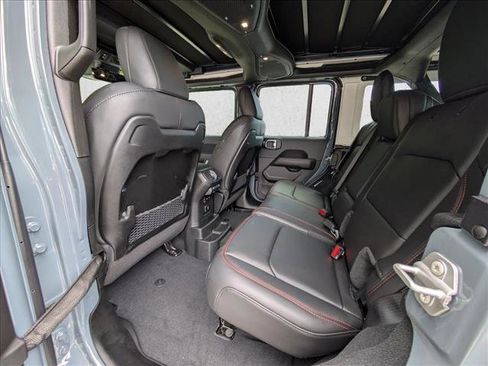 New 2025 Jeep Wrangler Unlimited Rubicon image 17