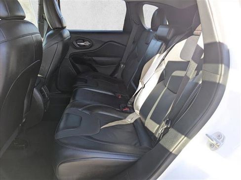 Used 2023 Jeep Cherokee Altitude Lux image 18