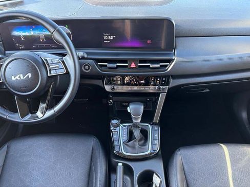 Certified 2024 Kia Seltos EX image 18