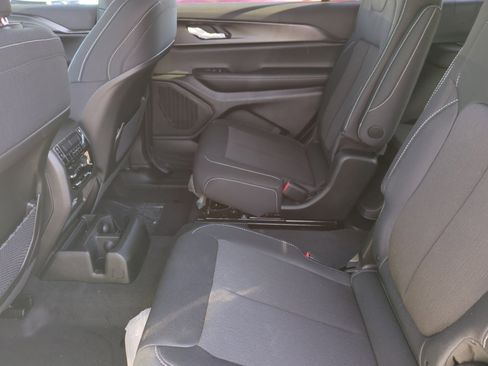 New 2026 Jeep Grand Cherokee L Laredo image 17