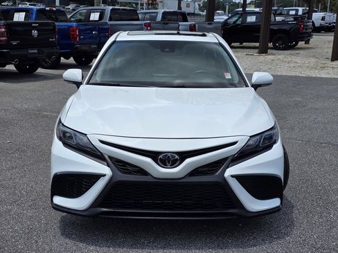 Used 2022 Toyota Camry SE FWD image 3