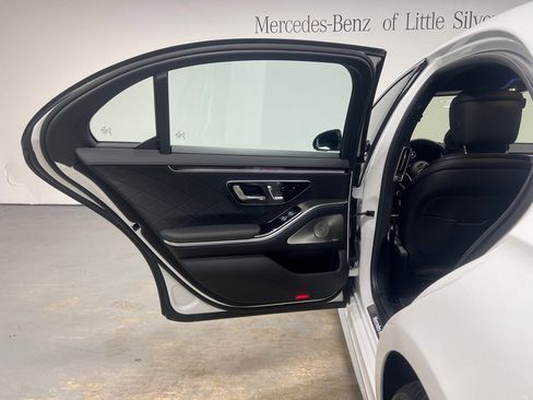 Used 2025 Mercedes-Benz S 580 4MATIC Sedan image 23