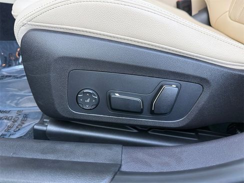 Certified 2025 BMW 330i xDrive Sedan w/ M Sport Package image 34