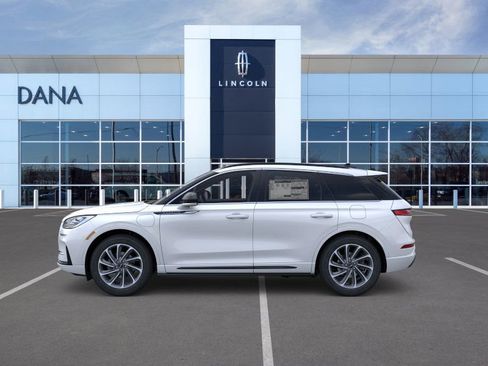 New 2026 Lincoln Corsair Grand Touring image 3