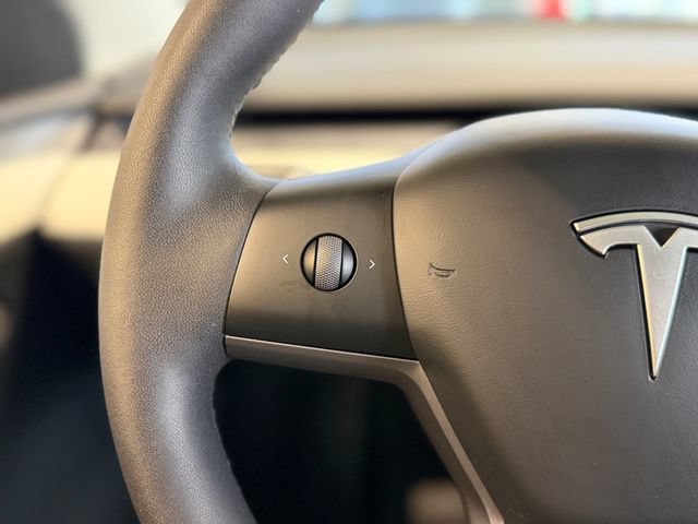 Used 2023 Tesla Model Y Long Range AWD/4WD image 26