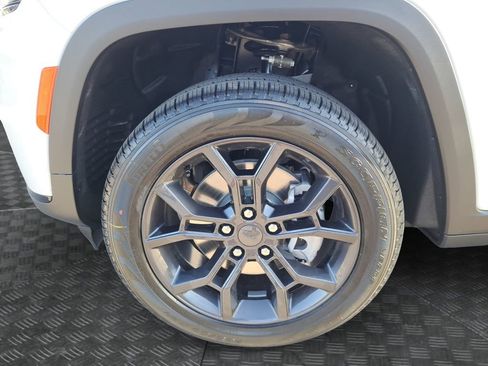New 2025 Jeep Grand Cherokee L Limited image 23