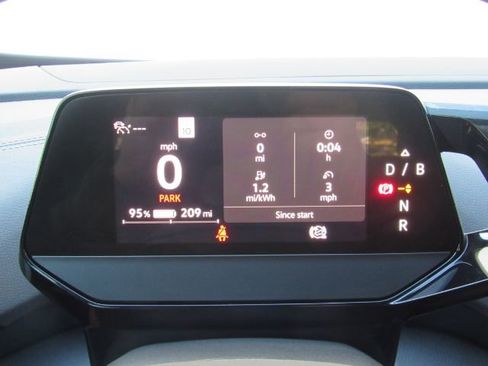 Used 2024 Volkswagen ID.4 S image 43