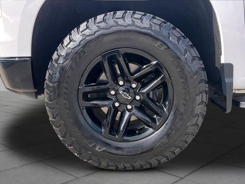 Used 2023 Chevrolet Silverado 1500 LT Trail Boss w/ Convenience Package II AWD/4WD image 11