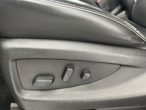 Used 2018 GMC Yukon XL SLT image 12