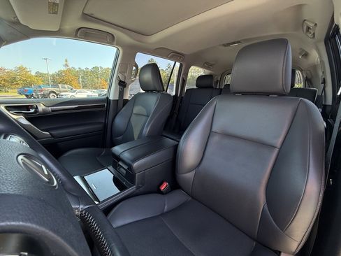 Used 2018 Lexus GX 460 w/ Navigation Package image 22