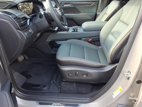 New 2026 GMC Acadia AT4 w/ Luxury Package AWD/4WD image 13