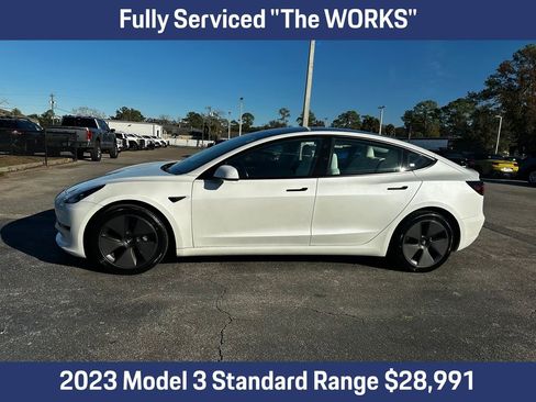 Used 2023 Tesla Model 3 Standard Range image 2