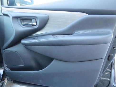 Used 2018 Nissan Murano S image 40