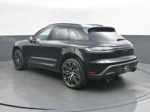 Certified 2024 Porsche Macan Turbo image 3