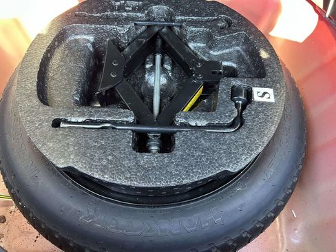 Used 2013 Kia Forte SX w/ Leather Pkg image 17