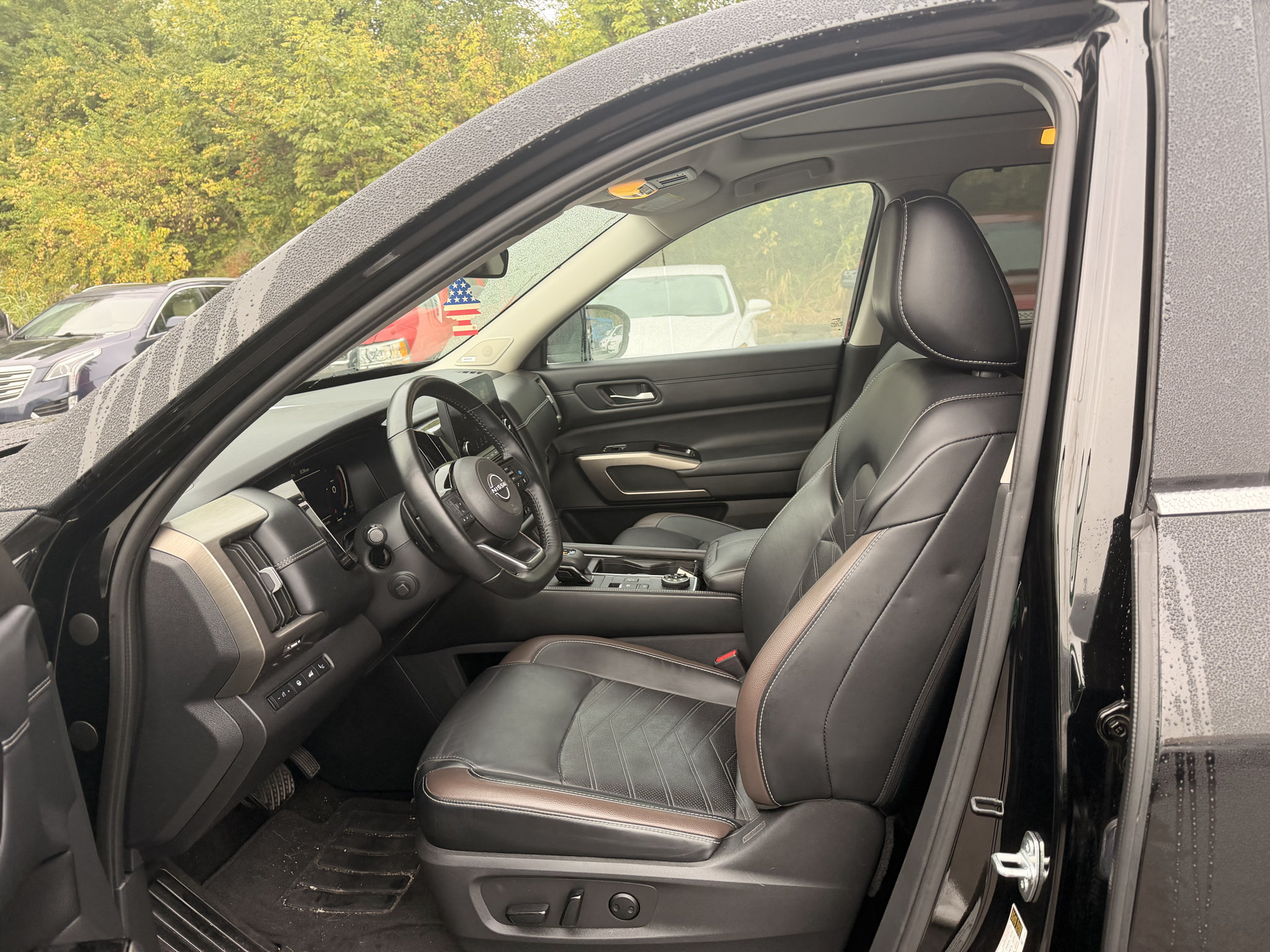 Certified 2023 Nissan Pathfinder Platinum AWD/4WD image 6