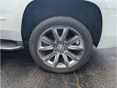 Used 2018 Chevrolet Tahoe Premier AWD/4WD image 10