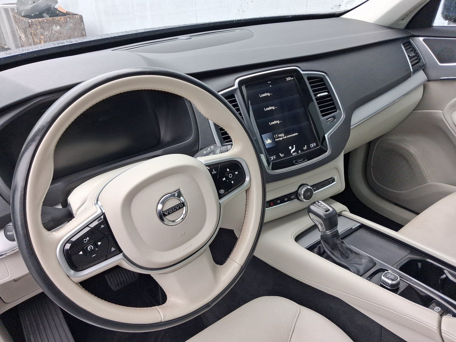 Used 2022 Volvo XC90 T5 Momentum w/ Climate Package AWD/4WD image 4