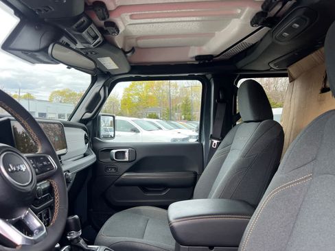 Used 2024 Jeep Wrangler Sahara w/ Dual Top Group AWD/4WD image 12