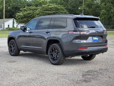 New 2026 Jeep Grand Cherokee L 2WD image 4