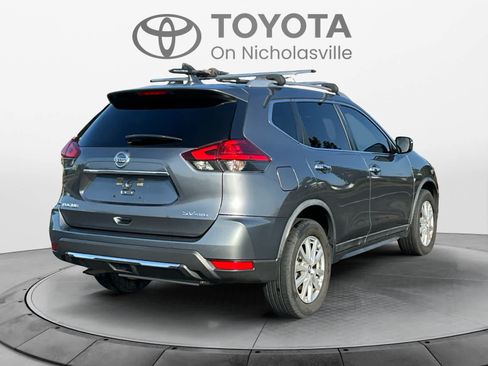 Used 2017 Nissan Rogue SV AWD/4WD image 5