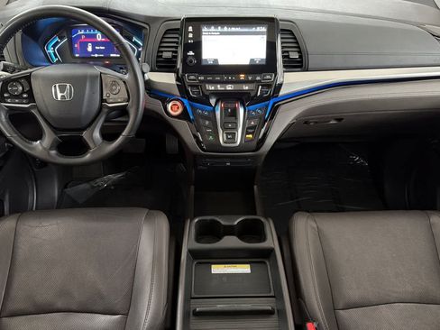 Used 2019 Honda Odyssey Elite image 3