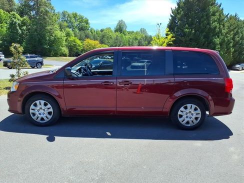 Used 2018 Dodge Grand Caravan SE FWD image 20