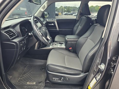 Used 2020 Toyota 4Runner SR5 Premium w/ Moonroof Package AWD/4WD image 13