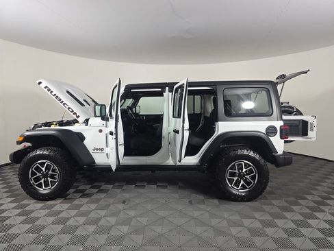 Used 2026 Jeep Wrangler Unlimited Rubicon AWD/4WD image 17
