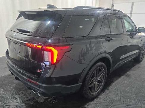 Used 2025 Ford Explorer ST AWD/4WD image 4