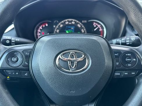 Used 2024 Toyota RAV4 XLE FWD image 26