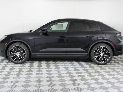 New 2026 Porsche Macan 4 Electric image 2