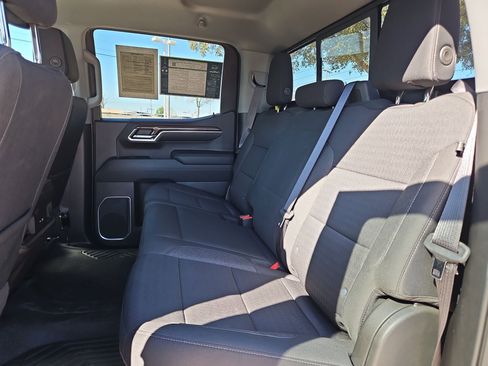 Certified 2022 Chevrolet Silverado 1500 LT Trail Boss w/ Convenience Package II image 14