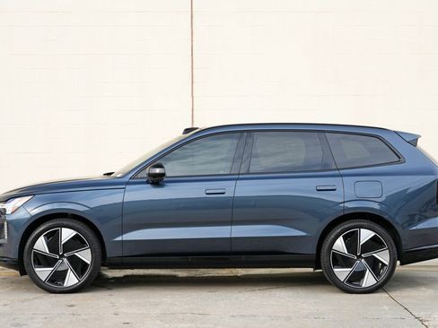 Used 2025 Volvo EX90 Ultra AWD/4WD image 50