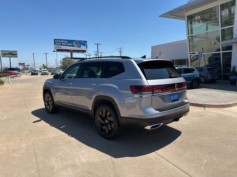 New 2026 Volkswagen Atlas SE FWD image 7